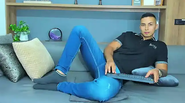 Juan muscle online show from February 13, 2025, 2:01 am