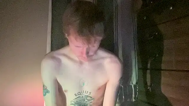 Snapshot of Mikeswanston chatting on November 19, 2025, 5:29 am Mikeswanston online show from November 19, 2025, 5:29 am