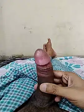 AUNTY1984 online show from September 18, 2025, 8:17 am