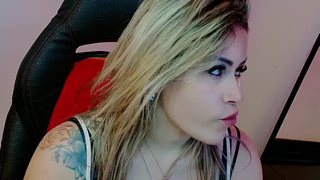 Natalia Montoya online show from January 12, 2026, 5:14 am