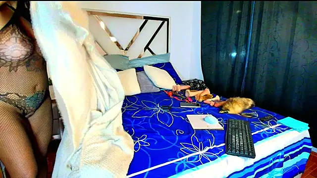 AlixLong online show from November 14, 2025, 2:37 am