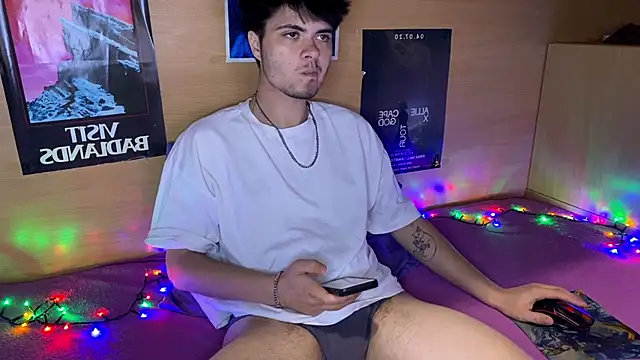 Snapshot of mystrauud chatting on October 13, 2025, 3:35 pm mystrauud online show from October 13, 2025, 3:35 pm