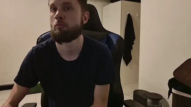 Talenjames4 online show from December 5, 2025, 1:49 am