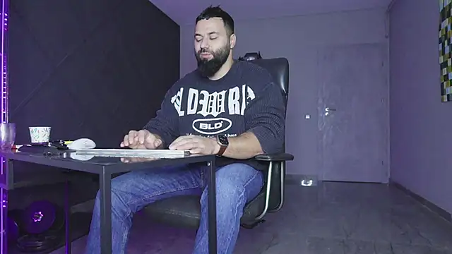 Snapshot of mattmasterss chatting on November 19, 2025, 7:19 am mattmasterss online show from November 19, 2025, 7:19 am