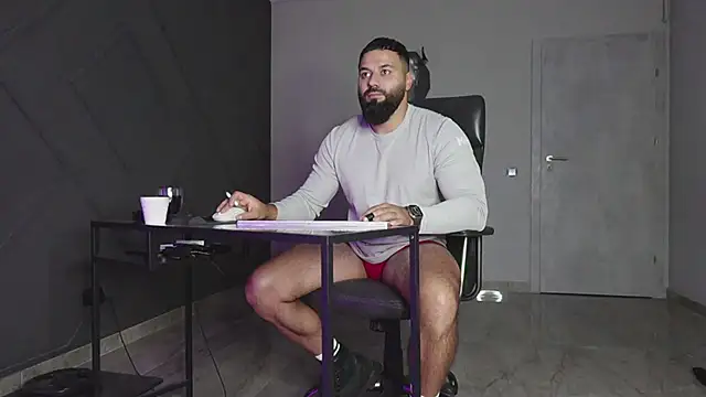 Snapshot of mattmasterss chatting on October 28, 2025, 8:30 pm mattmasterss online show from October 28, 2025, 8:30 pm