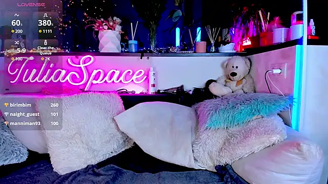 Snapshot of _JuliaSpace_ chatting on February 16, 2025, 7:27 pm JuliaSpace online show from February 16, 2025, 7:27 pm