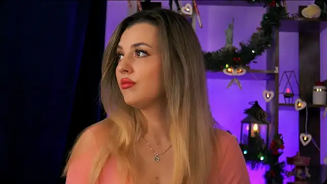 Snapshot of Bailey_Evans chatting on December 15, 2025, 7:25 am Bailey Evans online show from December 15, 2025, 7:25 am