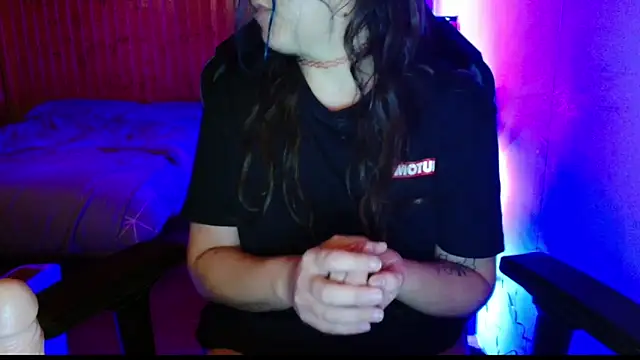 Snapshot of bratty_niagara chatting on December 2, 2025, 11:12 am bratty niagara online show from December 2, 2025, 11:12 am