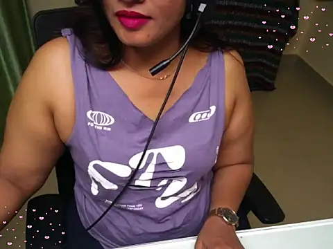 Arushisingh8888 online show from November 8, 2025, 1:47 pm