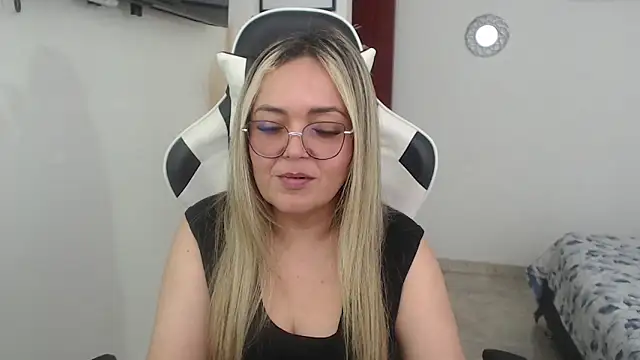 Snapshot of samy_vsn chatting on May 14, 2026, 7:00 pm samy vsn online show from May 14, 2026, 7:00 pm