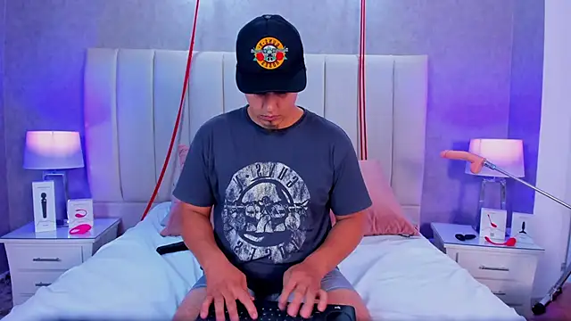 Snapshot of Liana_Asaff chatting on February 26, 2025, 12:09 am Liana Asaff online show from February 26, 2025, 12:09 am