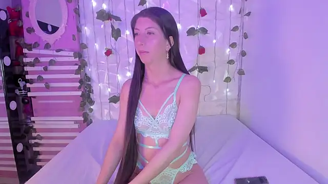 Megannklein online show from March 12, 2025, 11:54 am