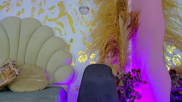 Snapshot of blaisysmith chatting on October 21, 2025, 11:42 am blaisysmith online show from October 21, 2025, 11:42 am