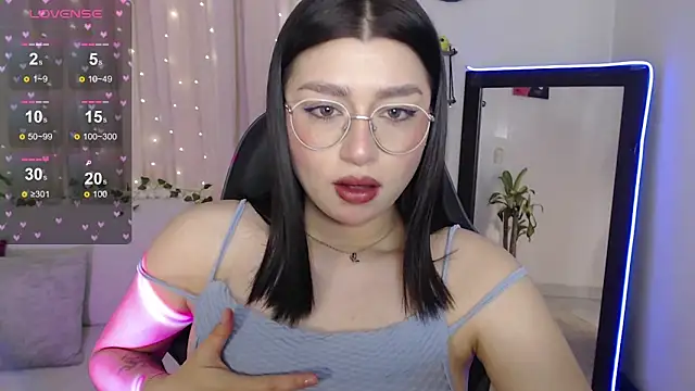 Snapshot of mily_thomson_b_ chatting on November 10, 2025, 7:08 pm mily thomson b online show from November 10, 2025, 7:08 pm