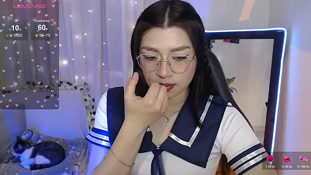 Snapshot of mily_thomson_b_ chatting on November 6, 2025, 7:51 pm mily thomson b online show from November 6, 2025, 7:51 pm