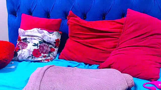 ebonycandy10 online show from April 18, 2026, 7:07 pm