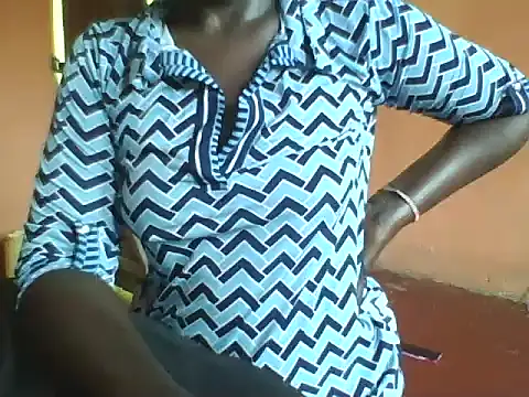 Snapshot of Naivegirrl chatting on November 18, 2025, 2:20 pm Naivegirrl online show from November 18, 2025, 2:20 pm