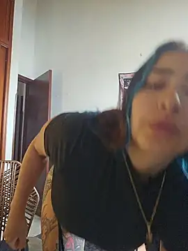 sweetcoralinee online show from October 27, 2025, 2:40 pm