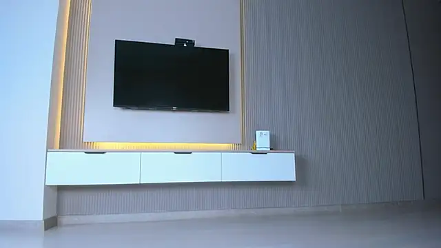 Snapshot of Cherrypie_001 chatting on December 15, 2025, 7:47 am Cherrypie 001 online show from December 15, 2025, 7:47 am