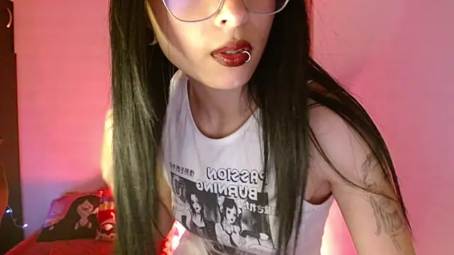 Snapshot of Kind_Scarlett chatting on April 26, 2026, 3:48 am Kind Scarlett online show from April 26, 2026, 3:48 am
