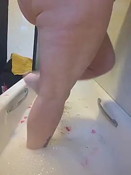 KinkyLittleWitch online show from February 13, 2026, 5:02 pm