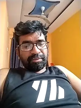 Snapshot of Skcreation123 chatting on November 4, 2025, 5:17 pm Skcreation123 online show from November 4, 2025, 5:17 pm