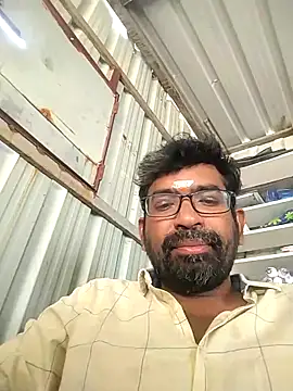 Snapshot of Skcreation123 chatting on November 5, 2025, 7:44 am Skcreation123 online show from November 5, 2025, 7:44 am