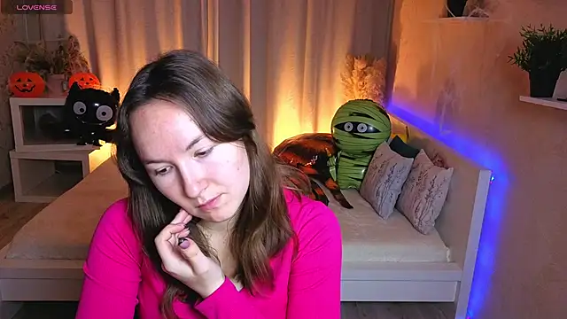 Little doll meow online show from October 23, 2025, 3:05 am