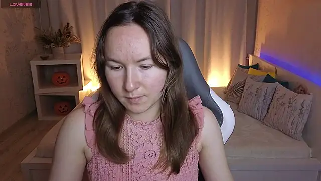 Little doll meow online show from November 13, 2025, 3:21 am