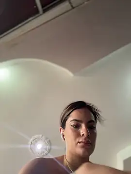 emiss  online show from October 23, 2025, 1:32 pm