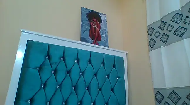 Hornyqueengal online show from January 20, 2025, 12:49 pm