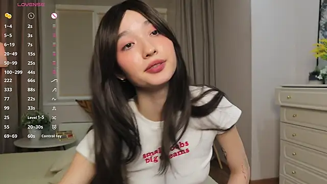 ikuyo  online show from April 18, 2026, 7:58 pm