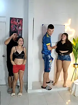 royalgirls x online show from March 11, 2026, 1:32 am