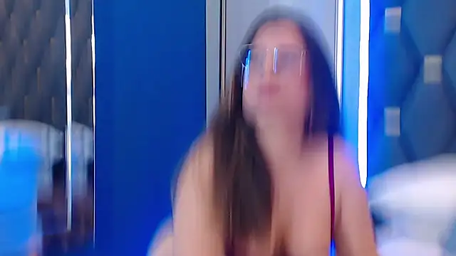 ThaniaJones online show from December 15, 2025, 12:11 pm