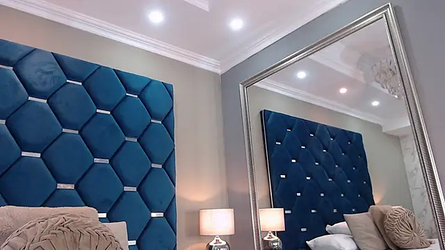 ThaniaJones online show from February 8, 2026, 12:03 pm