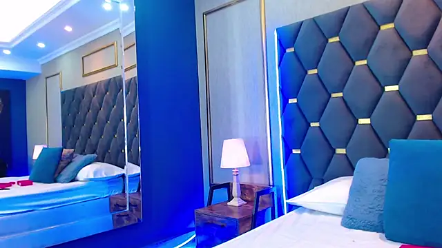 ThaniaJones online show from November 26, 2025, 12:05 pm