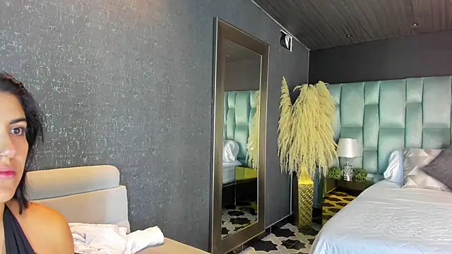 Snapshot of PaulinaDuarte chatting on November 14, 2025, 11:25 am PaulinaDuarte online show from November 14, 2025, 11:25 am