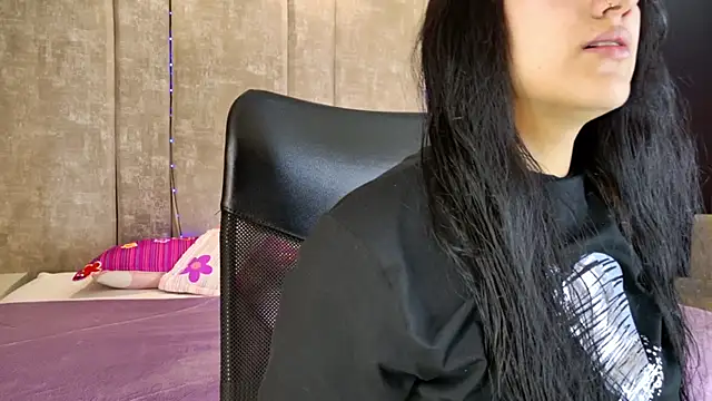 Snapshot of PaulinaDuarte chatting on November 9, 2025, 12:20 pm PaulinaDuarte online show from November 9, 2025, 12:20 pm