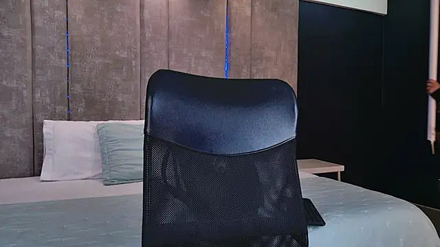 Snapshot of PaulinaDuarte chatting on November 6, 2025, 12:09 pm PaulinaDuarte online show from November 6, 2025, 12:09 pm