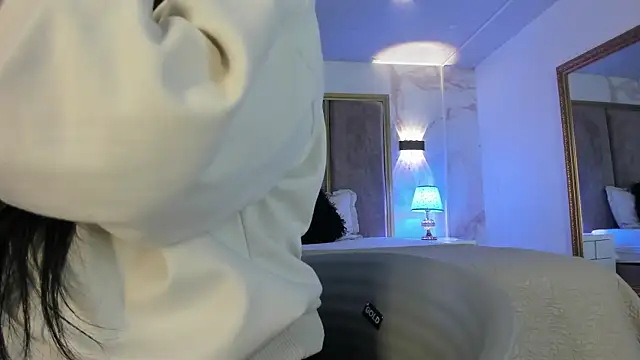 Snapshot of PaulinaDuarte chatting on November 29, 2025, 11:21 am PaulinaDuarte online show from November 29, 2025, 11:21 am