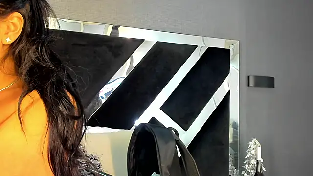 Snapshot of PaulinaDuarte chatting on November 26, 2025, 12:16 pm PaulinaDuarte online show from November 26, 2025, 12:16 pm