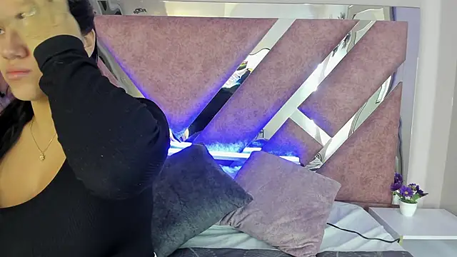 Snapshot of PaulinaDuarte chatting on October 28, 2025, 10:47 am PaulinaDuarte online show from October 28, 2025, 10:47 am