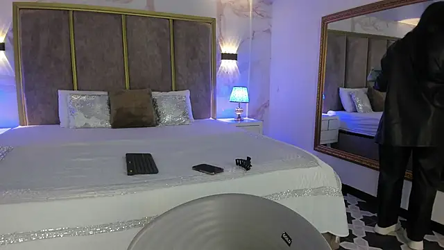 Snapshot of PaulinaDuarte chatting on October 26, 2025, 10:15 am PaulinaDuarte online show from October 26, 2025, 10:15 am