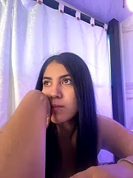 Snapshot of PaulinaDuarte chatting on November 3, 2025, 11:25 am PaulinaDuarte online show from November 3, 2025, 11:25 am