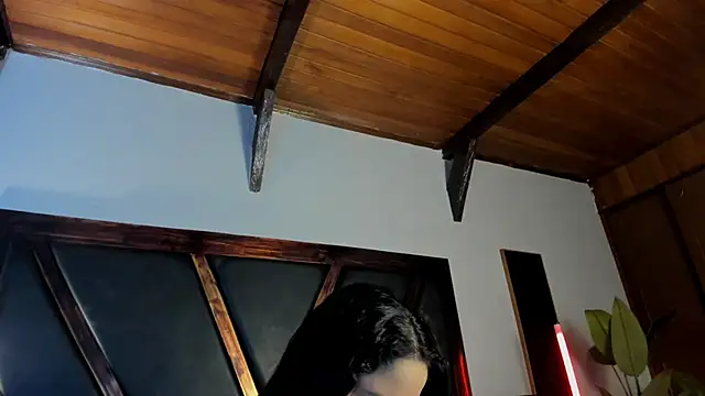 EmiliWilliams online show from April 21, 2026, 10:49 pm