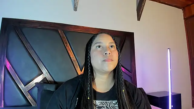 EmiliWilliams online show from March 8, 2026, 9:18 pm