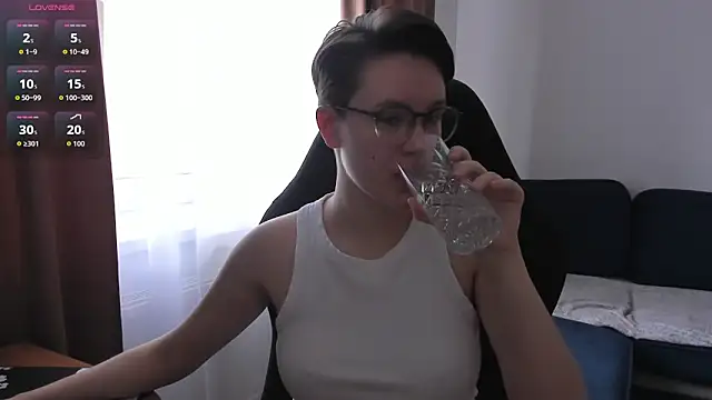 JessieFlower online show from April 24, 2026, 7:21 am