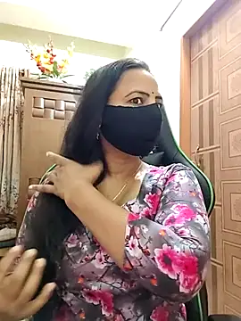 Snapshot of Payel-Sen chatting on January 11, 2026, 6:37 pm Payel-Sen online show from January 11, 2026, 6:37 pm