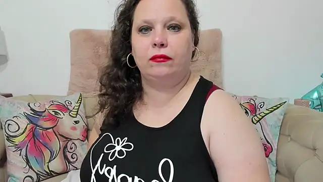 Snapshot of KarolineJoyy chatting on November 6, 2025, 8:13 pm KarolineJoyy online show from November 6, 2025, 8:13 pm