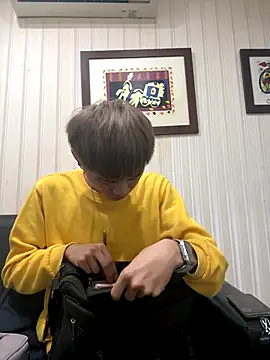 mumuowl online show from November 26, 2025, 6:19 pm